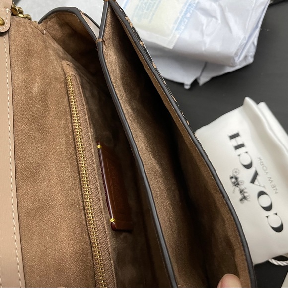 Coach
Hutton Coated Canvas Signature Block & Snake Shoulder Bag - Picture 5 of 11